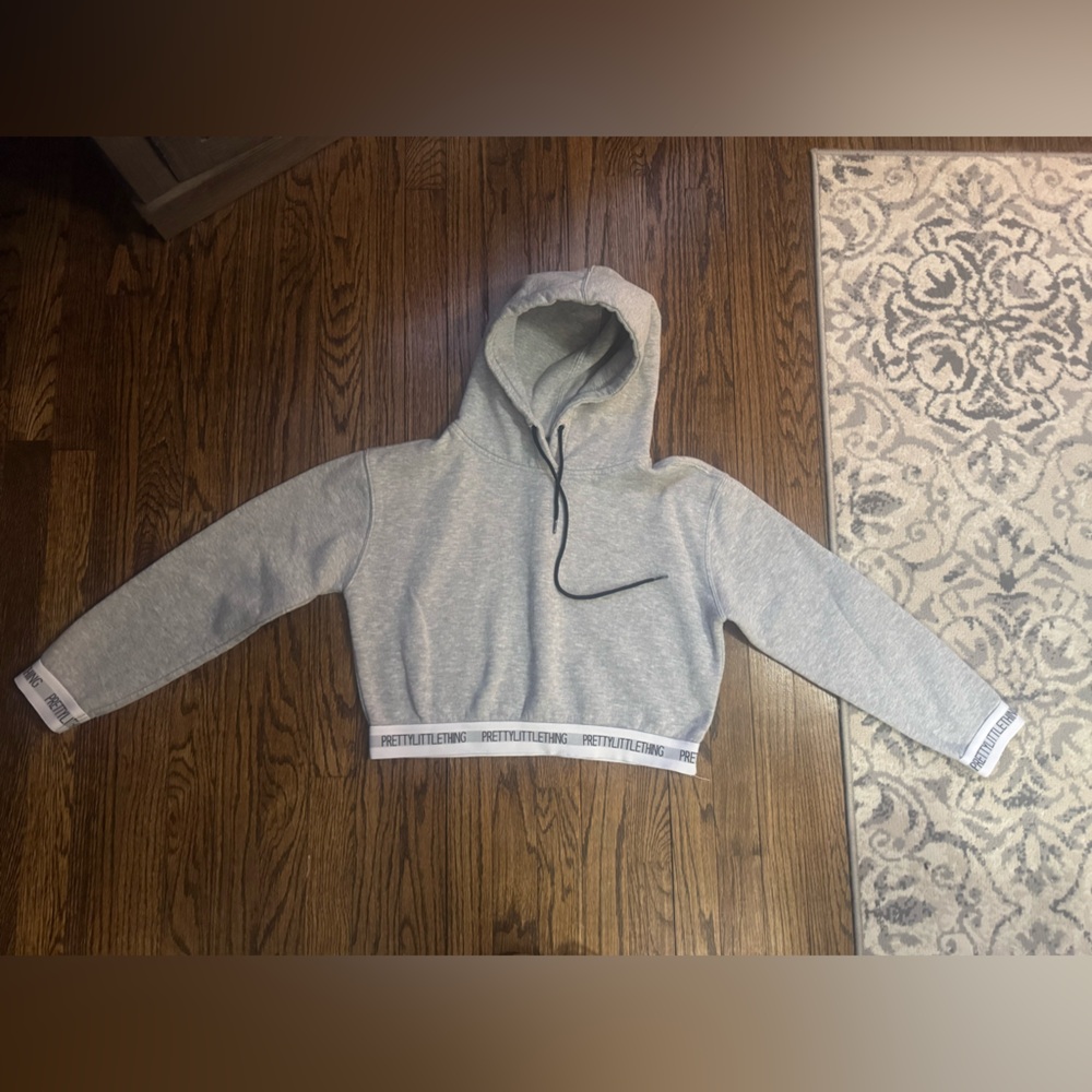 PrettyLittleThing Heather Gray Cropped Hoodie - Picture 2 of 6